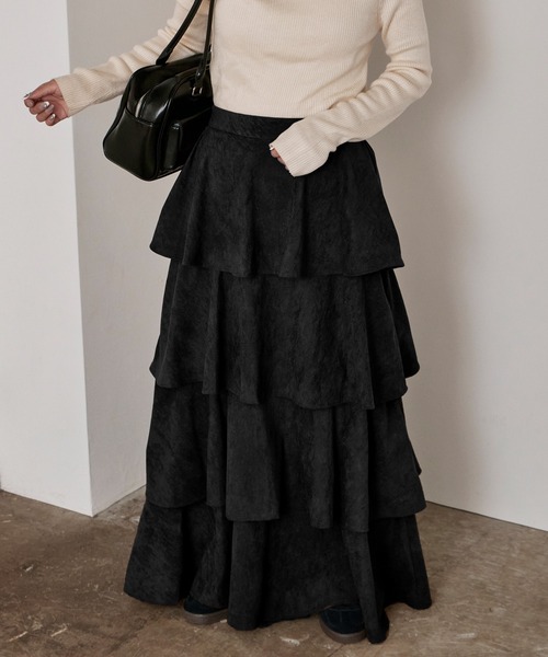 AO2(アオズ)の「【80%OFF】フェイクスエードティアードロングスカート(スカート・レディース・ブラック/ベージュ/ブラウン・FREE)」の6枚目の写真