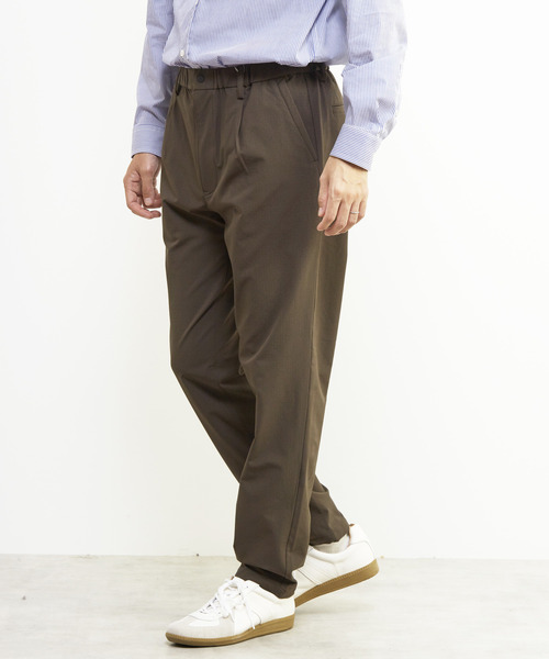MEN'S MELROSE(メンズメルローズ)の「ストームフリースワンプリーツイージーパンツ | ストレッチ/撥水/透湿/防シワ/ウォッシャブル(スラックス・メンズ・ブラウン/ブラック・3/2/4)」の11枚目の写真