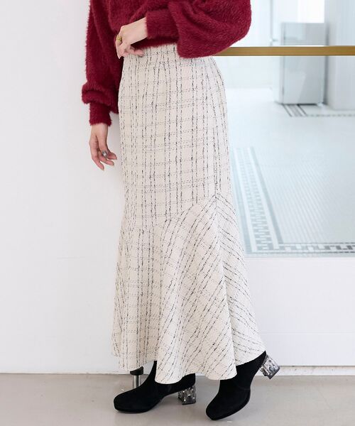 MAJESTIC LEGON（マジェスティックレゴン）の「ツイードマーメイドロングスカート（スカート・レディース・ホワイト系その他2/ブラック系その他・X-SMALL/SMALL/MEDIUM）」の11枚目の写真