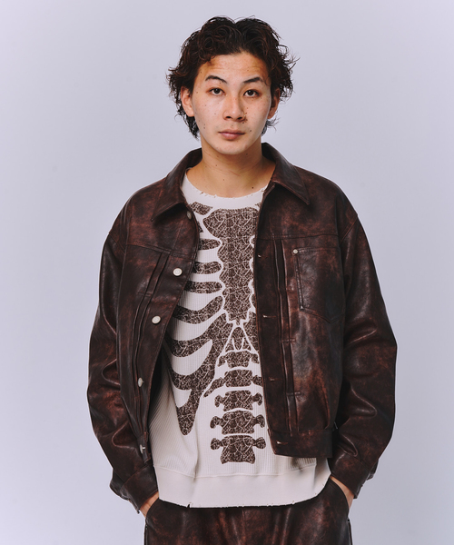 JOINT WORKS（ジョイントワークス）の「フェードレザー トラッカーブルゾン / Faded Faux Leather Tracker Blouson（ブルゾン・メンズ・ブラック/ブラウン・MEDIUM/LARGE）」の2枚目の写真