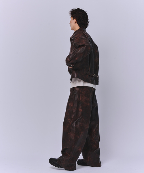 JOINT WORKS（ジョイントワークス）の「フェードレザー トラッカーブルゾン / Faded Faux Leather Tracker Blouson（ブルゾン・メンズ・ブラック/ブラウン・MEDIUM/LARGE）」の3枚目の写真