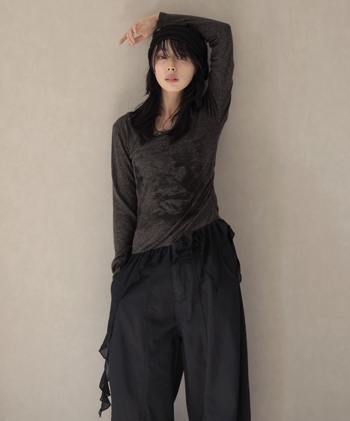 Ulysses(ユリシス)の「アシンメトリーフリルヘムリベットデザインカットソー(Tシャツ/カットソー・レディース・グレー/ダークグレー・F)」の10枚目の写真