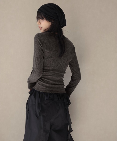 Ulysses(ユリシス)の「アシンメトリーフリルヘムリベットデザインカットソー(Tシャツ/カットソー・レディース・グレー/ダークグレー・F)」の18枚目の写真