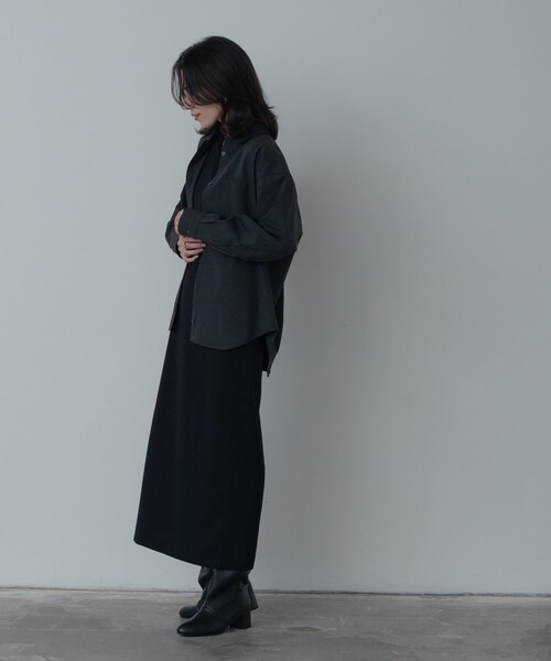 GALLEST(ギャレスト)の「Timeless|ウーステッドライクフォルムシャツ【セットアップ対応】(シャツ/ブラウス・レディース・チャコールグレー/ベージュ/ライトグレー・34/38)」の11枚目の写真