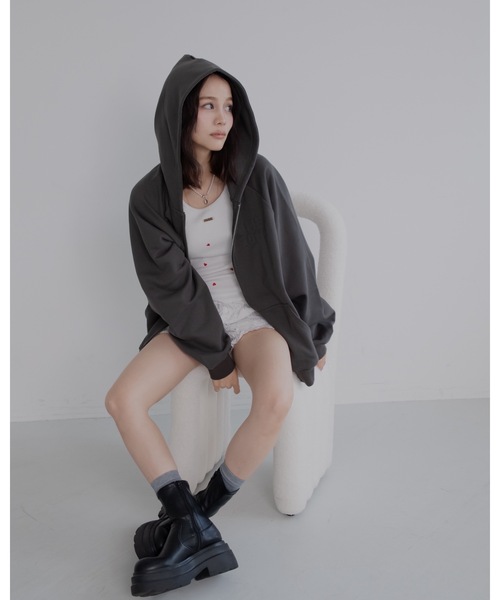 JUMELLE(ジュメロ)の「エンブレムパーカー(パーカー・レディース・チャコールグレー/ベージュ・FREE)」の17枚目の写真