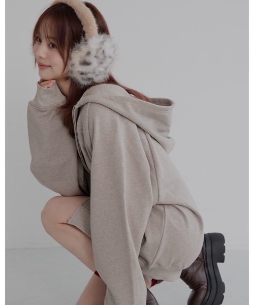 JUMELLE(ジュメロ)の「エンブレムパーカー(パーカー・レディース・チャコールグレー/ベージュ・FREE)」の22枚目の写真