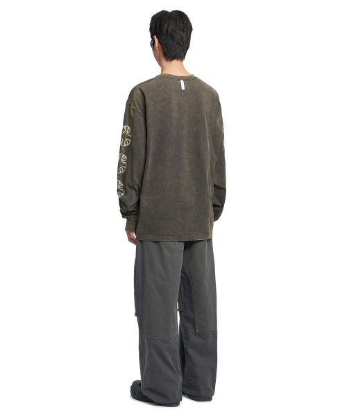 NOMANUAL(NOMANUAL)の「S.I LONG SLEEVE TEE - WASHED CHARCOAL(Tシャツ/カットソー・レディース・その他・MEDIUM/LARGE/X-LARGE)」の4枚目の写真