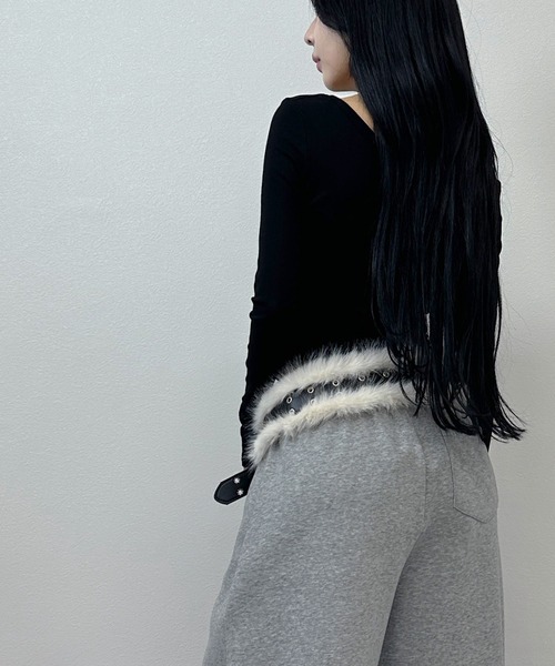 FOLLOWIN（フォロウィン）の「2color/フェイクファー×アイレットベルト（ベルト・レディース・ホワイト/ブラウン・FREE）」の5枚目の写真