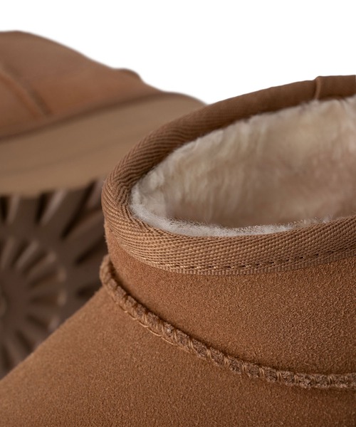 ADAM ET ROPE'（アダムエロペ）の「【UGG(アグ)】W CLASSIC ULTRA MINI PLATFORM（ブーツ・レディース・キャメル/チャコールグレー/ブラック・23/24/25）」の21枚目の写真