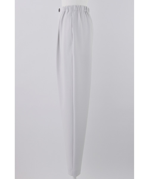 ENFOLD（エンフォルド）の「ダブルクロス キャロットパンツ（スラックス・レディース・ブラック/ダークネイビー/ホワイト系その他2・36/38）」の4枚目の写真