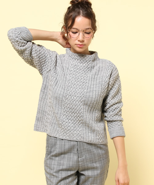 FREE'S MART（フリーズマート）の「リブ×ケーブルボトルネックニット（ニット/セーター・レディース・ホワイト/レッド/グレー/ベージュ・FREE）」の3枚目の写真