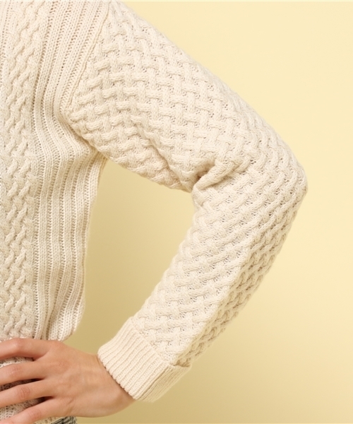 FREE'S MART（フリーズマート）の「リブ×ケーブルボトルネックニット（ニット/セーター・レディース・ホワイト/レッド/グレー/ベージュ・FREE）」の9枚目の写真