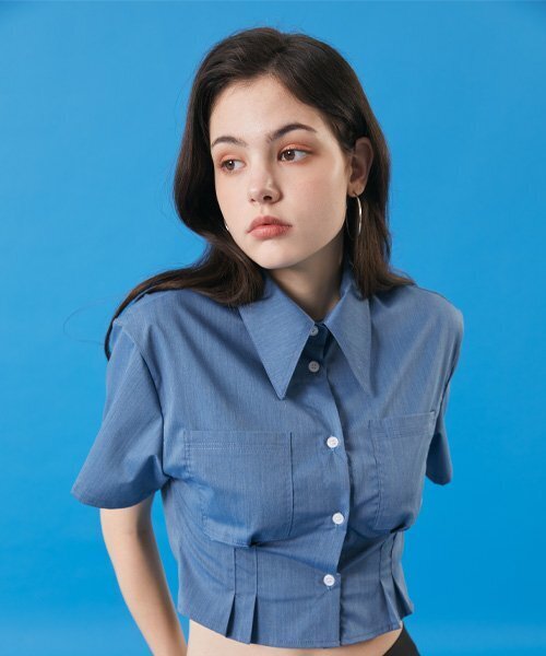KOLEAT（コレット）の「ウィメンズ クーリングエアリークロップスリム半袖シャツ [DENIM_BLUE]（シャツ/ブラウス・レディース・その他・FREE）」の3枚目の写真