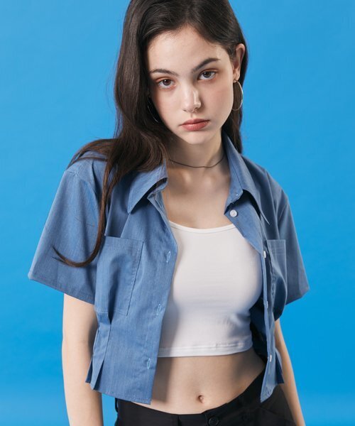KOLEAT（コレット）の「ウィメンズ クーリングエアリークロップスリム半袖シャツ [DENIM_BLUE]（シャツ/ブラウス・レディース・その他・FREE）」の4枚目の写真