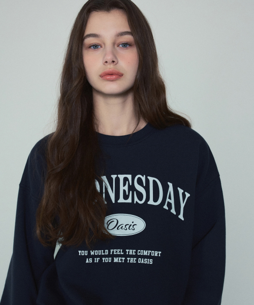 WEDNESDAYOASISFORWOMEN（ウェンズデー オアシス フォー ウーマン）の「[ウーマンVER]シグニチャーセミクロップマンツーマン_Navy(W25-TP15)（スウェット・レディース・ネイビー・FREE）」の3枚目の写真