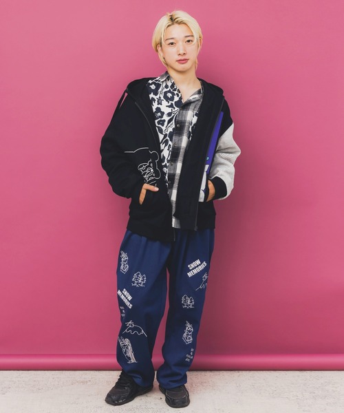 ScoLar Parity(スカラーパリティ)の「353130:ネコとクマとチンアナゴ柄 リメイク風裏起毛パーカー(パーカー・レディース・ブラック/パープル・M)」の15枚目の写真