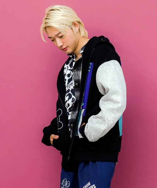 ScoLar Parity(スカラーパリティ)の「353130:ネコとクマとチンアナゴ柄 リメイク風裏起毛パーカー(パーカー・レディース・ブラック/パープル・M)」の16枚目の写真