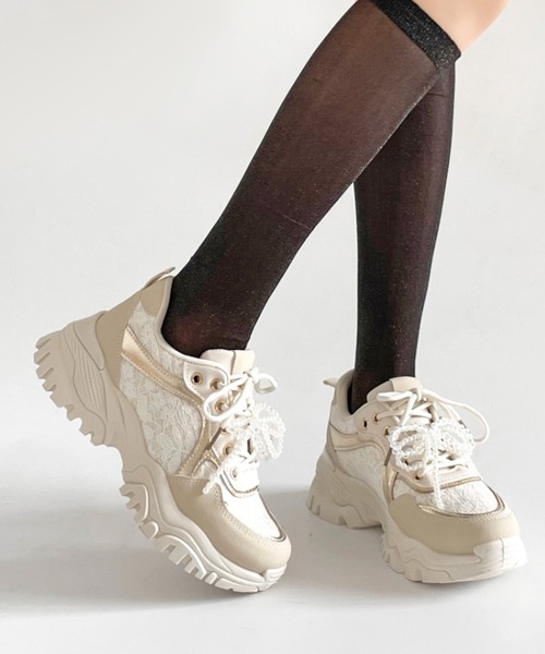 Shoes in Closet（シューズインクローゼット）の「軽量厚底 ボリューム クリア パール レース スニーカー 6478（スニーカー・レディース・ホワイト/ベージュ/ブラック・S/M/L/LL）」の3枚目の写真