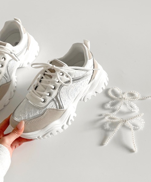 Shoes in Closet（シューズインクローゼット）の「軽量厚底 ボリューム クリア パール レース スニーカー 6478（スニーカー・レディース・ホワイト/ベージュ/ブラック・S/M/L/LL）」の6枚目の写真