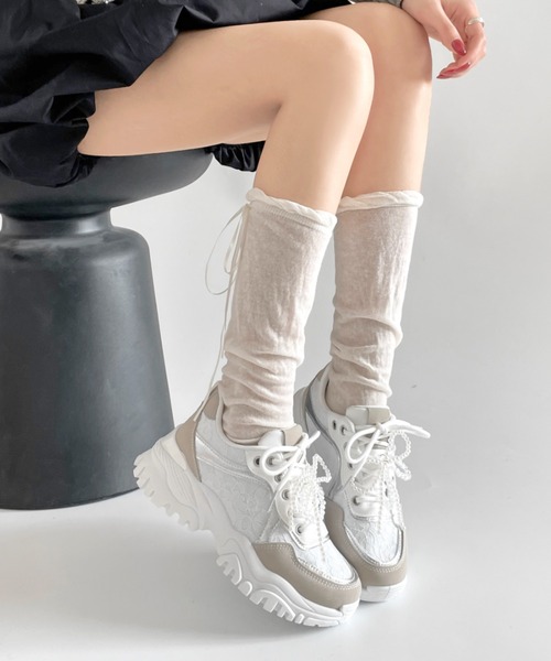 Shoes in Closet（シューズインクローゼット）の「軽量厚底 ボリューム クリア パール レース スニーカー 6478（スニーカー・レディース・ホワイト/ベージュ/ブラック・S/M/L/LL）」の10枚目の写真