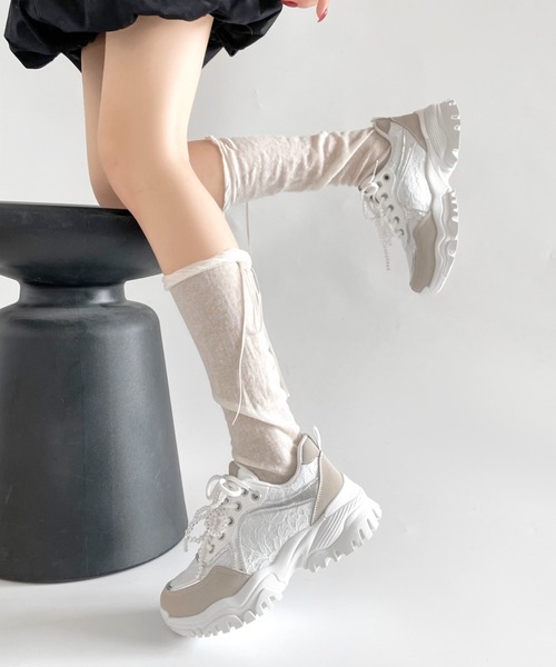 Shoes in Closet（シューズインクローゼット）の「軽量厚底 ボリューム クリア パール レース スニーカー 6478（スニーカー・レディース・ホワイト/ベージュ/ブラック・S/M/L/LL）」の7枚目の写真