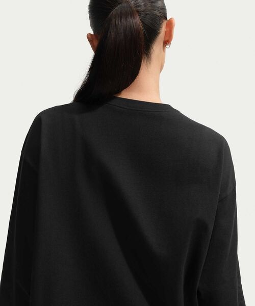 NIKE(ナイキ)の「ナイキ スポーツウェア ウィメンズ オーバーサイズド ロングスリーブ Tシャツ / Nike Sportswear Women's Oversized Long-Sleeve T-Shirt IH7599-010 Black(Tシャツ/カットソー・レディース・ブラック・S/XS/L/M/XL)」の11枚目の写真
