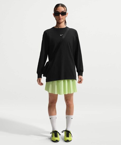 NIKE(ナイキ)の「ナイキ スポーツウェア ウィメンズ オーバーサイズド ロングスリーブ Tシャツ / Nike Sportswear Women's Oversized Long-Sleeve T-Shirt IH7599-010 Black(Tシャツ/カットソー・レディース・ブラック・S/XS/L/M/XL)」の13枚目の写真