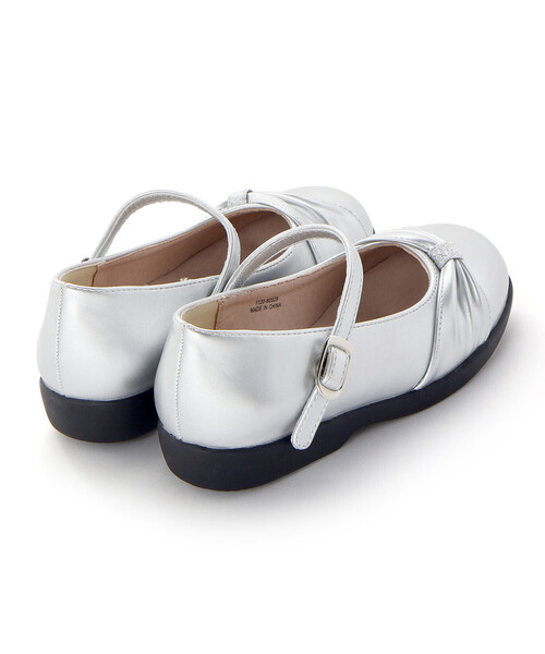 BeBe（ベベ）の「ギャザーリボンストラップシューズ（パンプス・キッズ・グレー・19.0cm/21.0cm/20.0cm/18.0cm）」の7枚目の写真