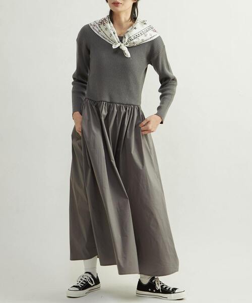 CONVERSE TOKYO(コンバーストウキョウ)の「RIB KNIT DOCKING DRESS(ワンピース・レディース・ブラック/グレー・FREE)」の16枚目の写真
