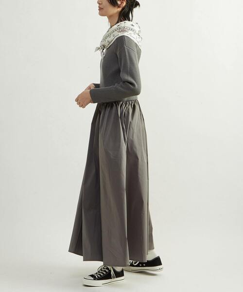 CONVERSE TOKYO(コンバーストウキョウ)の「RIB KNIT DOCKING DRESS(ワンピース・レディース・ブラック/グレー・FREE)」の3枚目の写真