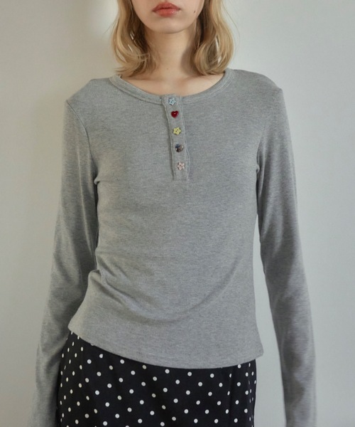 Birthday room(バースデイルーム)の「アソートボタンヘンリーネックカットソー/Assorted Button Henley Neck Top(Tシャツ/カットソー・レディース・グレー/ネイビー/ボルドー・FREE)」の4枚目の写真