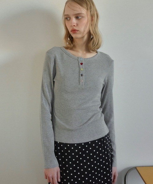 Birthday room(バースデイルーム)の「アソートボタンヘンリーネックカットソー/Assorted Button Henley Neck Top(Tシャツ/カットソー・レディース・グレー/ネイビー/ボルドー・FREE)」の5枚目の写真