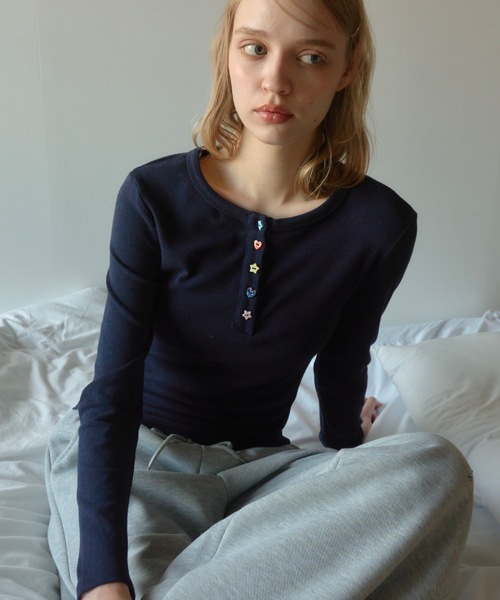 Birthday room(バースデイルーム)の「アソートボタンヘンリーネックカットソー/Assorted Button Henley Neck Top(Tシャツ/カットソー・レディース・グレー/ネイビー/ボルドー・FREE)」の9枚目の写真
