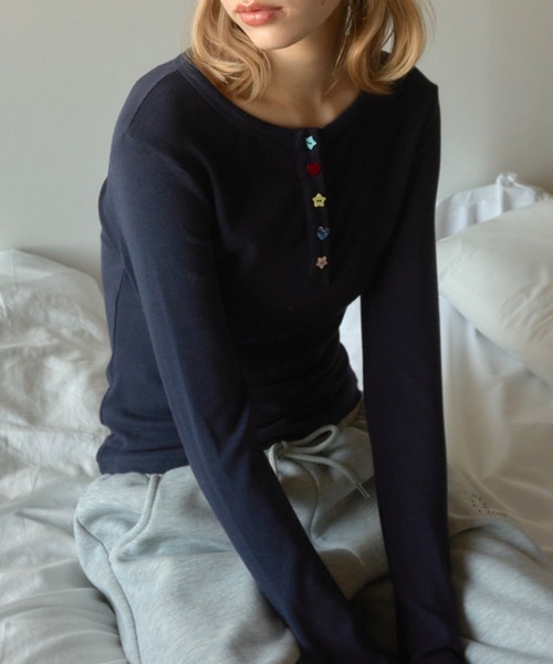 Birthday room(バースデイルーム)の「アソートボタンヘンリーネックカットソー/Assorted Button Henley Neck Top(Tシャツ/カットソー・レディース・グレー/ネイビー/ボルドー・FREE)」の11枚目の写真