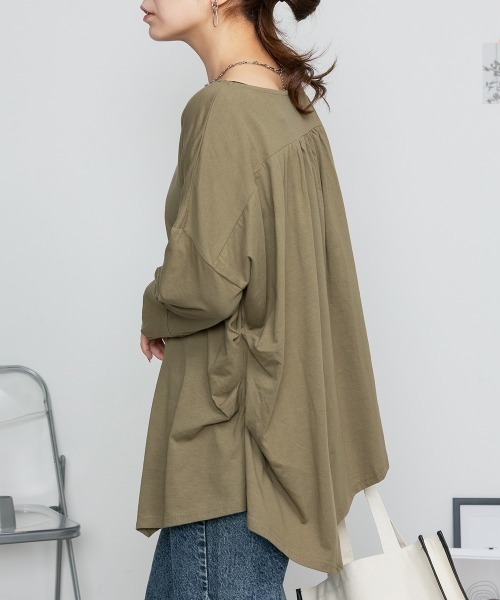 aity(アイティ)の「M-5L アシメトリー裾タックロングスリーブTシャツ 夏服(Tシャツ/カットソー・レディース・カーキ/ブラック/ベージュ/ホワイト・LL~3L/M~L/4L~5L)」の21枚目の写真
