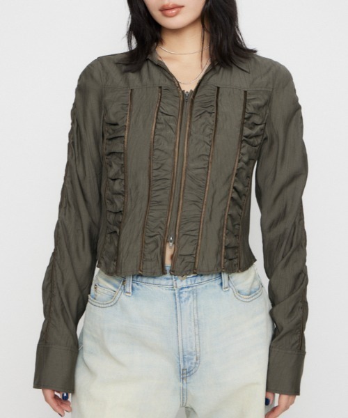 LAGUA GEM（ラグアジェム）の「SHIRRING COMPACT シャツ（シャツ/ブラウス・レディース・ライトピンク/ライトブルー/カーキ・FREE）」の2枚目の写真