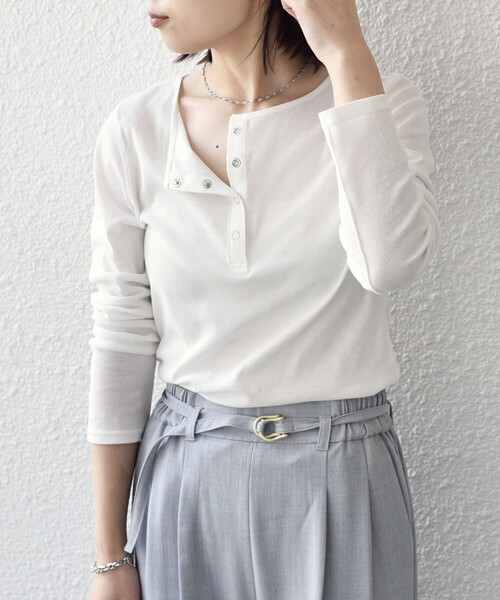 SHIPS Colors(シップス カラーズ)の「SHIPS Colors:〈手洗い可能〉シアー ドライタッチ ヘンリーネック TEE◇(Tシャツ/カットソー・レディース・クリーム/ダークグレー/ネイビー/ホワイト/ピンク・ONE SIZE)」の10枚目の写真