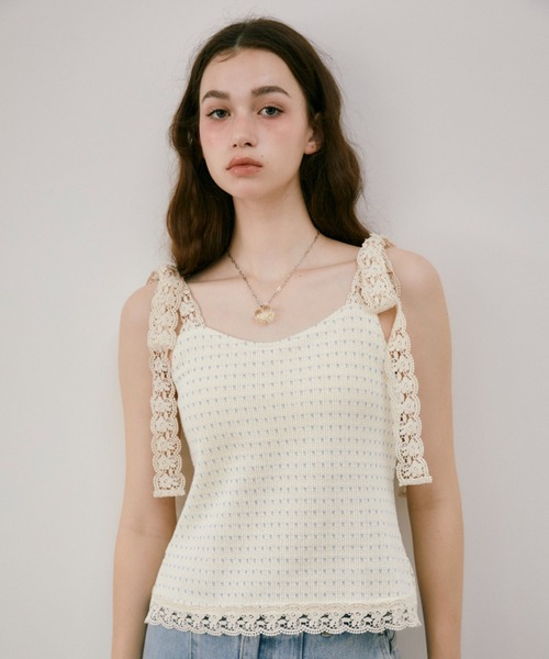 idem(イデム)の「cup in shoulder lace camisole / カップ付き肩レースキャミ(キャミソール・レディース・アイボリー・FREE)」の1枚目の写真
