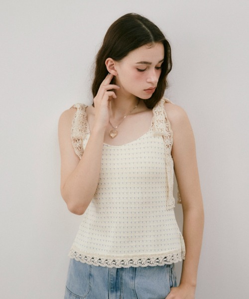 idem(イデム)の「cup in shoulder lace camisole / カップ付き肩レースキャミ(キャミソール・レディース・アイボリー・FREE)」の7枚目の写真
