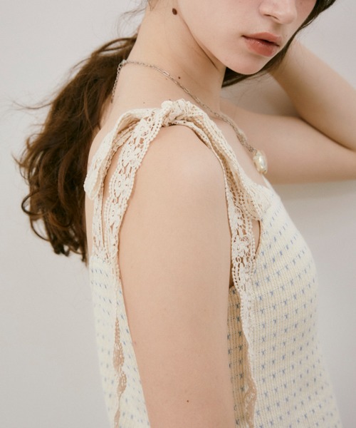 idem(イデム)の「cup in shoulder lace camisole / カップ付き肩レースキャミ(キャミソール・レディース・アイボリー・FREE)」の6枚目の写真