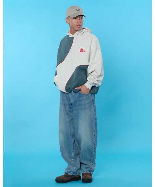 BALL SWEAT HOODIE