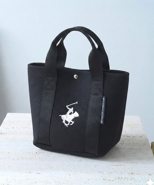 BEVERLY HILLS POLO CLUB(ビバリーヒルズポロクラブ)の「BEVERLY HILLS POLO CLUB/ビバリーヒルズポロクラブ BHPC ミニトートバッグ ネオプレーン風パンチング素材 軽量 キレカジ バッグ(トートバッグ・レディース・ブラック/ネイビー/ベージュ・FREE)」の4枚目の写真