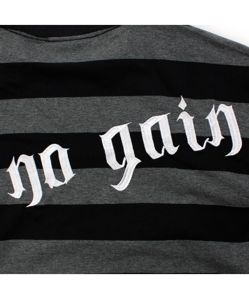 GALFY（ガルフィー）の「【GALFY】バチバチピアスTee / 【ガルフィー