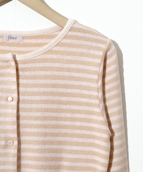 flower（フラワー）の「チャーミーボーダートップ（カーディガン/ボレロ・レディース・ベージュ/ブラック・FREE）」の22枚目の写真