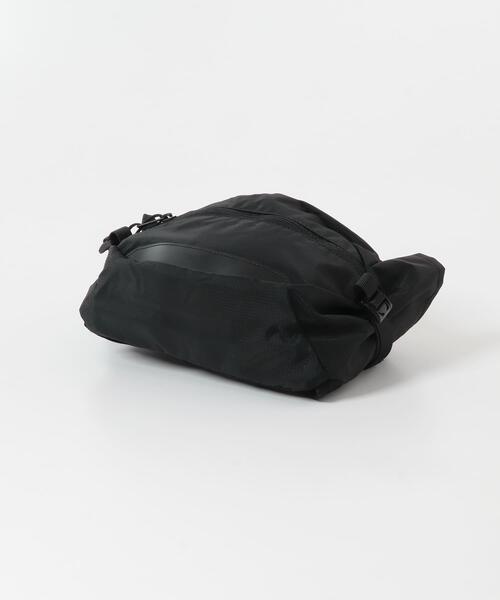 URBAN RESEARCH DOORS(アーバンリサーチドアーズ)の「フロントポケットボディバッグ(ショルダーバッグ・メンズ・ブラック/グレー・-)」の5枚目の写真