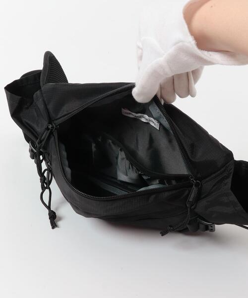 URBAN RESEARCH DOORS(アーバンリサーチドアーズ)の「フロントポケットボディバッグ(ショルダーバッグ・メンズ・ブラック/グレー・-)」の8枚目の写真