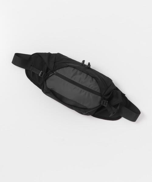 URBAN RESEARCH DOORS(アーバンリサーチドアーズ)の「フロントポケットボディバッグ(ショルダーバッグ・メンズ・ブラック/グレー・-)」の12枚目の写真