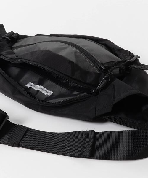 URBAN RESEARCH DOORS(アーバンリサーチドアーズ)の「フロントポケットボディバッグ(ショルダーバッグ・メンズ・ブラック/グレー・-)」の13枚目の写真