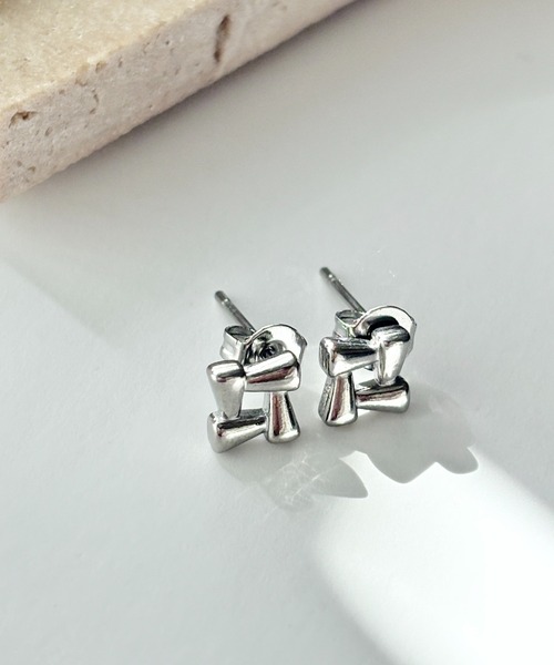 ciite' surgical stainless(シーテサージカルステンレス)の「【金属アレルギー対応】スクエアデザイン ピアス(両耳用) サージカルステンレス(ピアス(両耳用)・レディース・シルバー/ゴールド・FREE)」の5枚目の写真