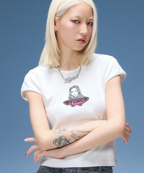 X-girl(エックスガール)の「DEVIL FACE S/S BABY TEE(Tシャツ/カットソー・レディース・ブラック/ホワイト/レッド・S/M)」の1枚目の写真